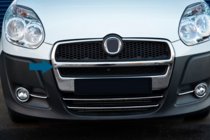 Fiat Doblo II 2010-2022 Nakładki na grill (2010-2015, komplet, stal nierdzewna) Carmos - Turecka Stal Nierdzewna zdjęcia 3