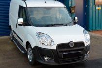 Fiat Doblo II 2010-2022 Obramowania świateł przeciwmgielnych ze wstawkami (2010-2015, 4 szt., stal nierdzewna) Carmos - Turecka Stal Nierdzewna zdjęcia 4