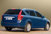 Kia Ceed 2007-2012 Listwa nad tablicą rejestracyjną (SW, stal nierdzewna) zdjęcia 2
