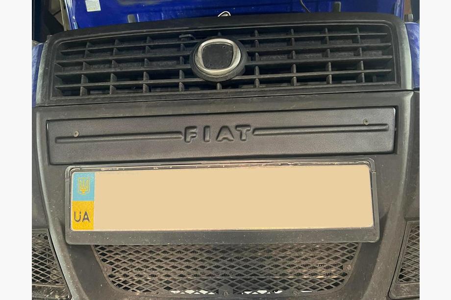 Fiat Doblo I 2005-2010 Środkowa zimowa osłona na grill połysk Image