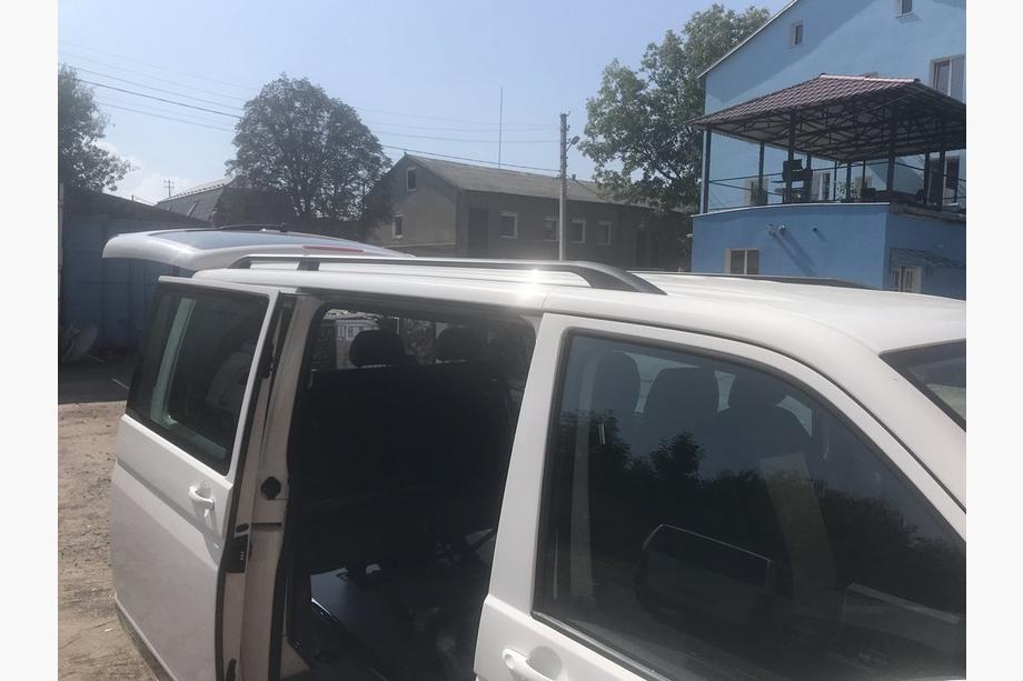 Volkswagen T5 2010-2015 Relingi Dachowe Czarne Krótka baza, metalowe nóżki Zdjęcia 10