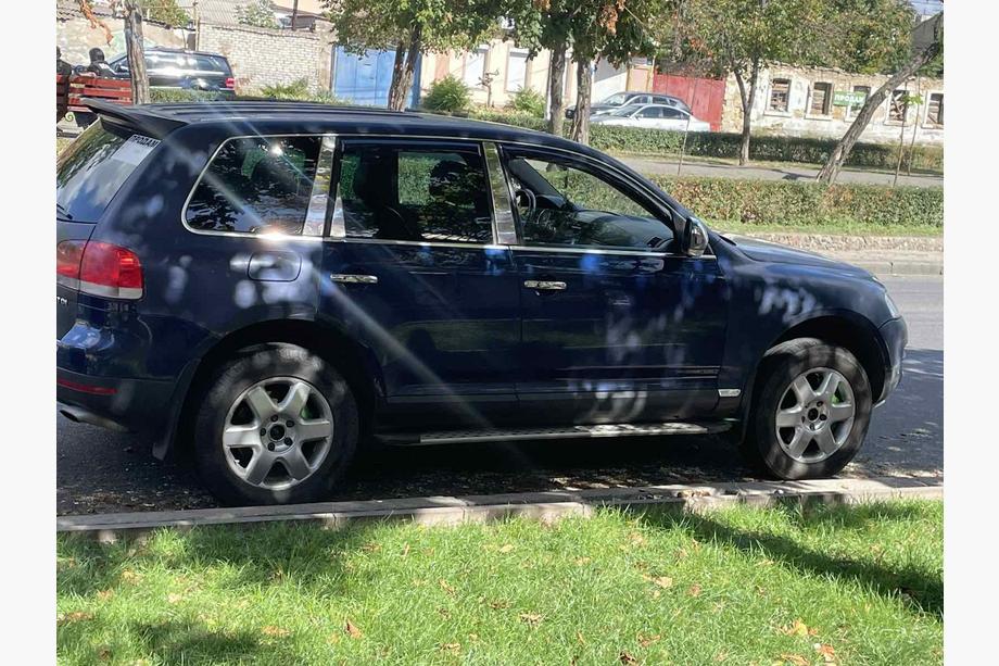 Volkswagen Touareg 2002–2010 Chromowane Nakładki na Klamek Drzwi (4 szt, Stal Nierdzewna) Z przyciskami, Carmos - Stal turecka Zdjęcia 4