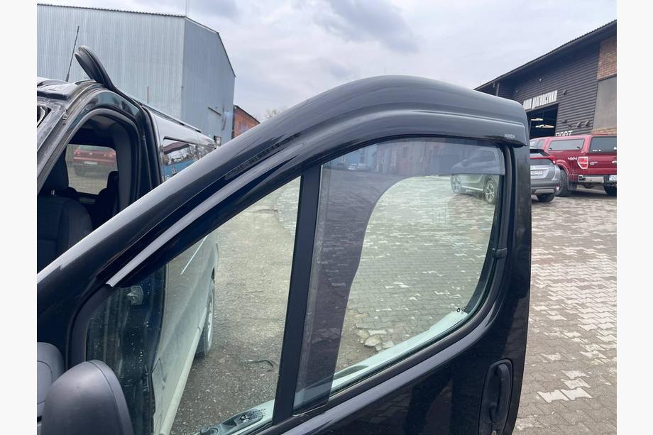 Nissan Primastar 2002-2014 Deflektory Okien (2 szt, Niken) Zdjęcia 1
