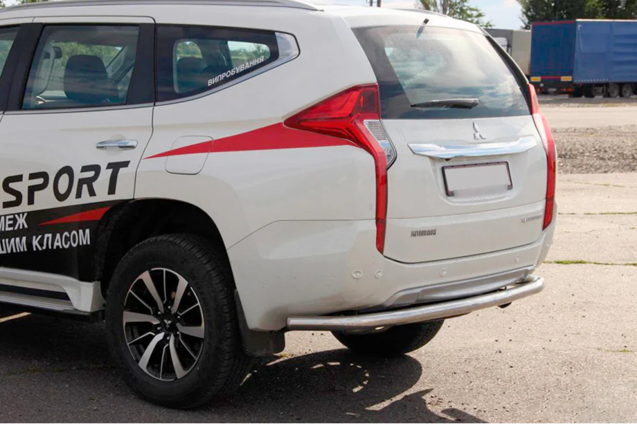 Mitsubishi Pajero Sport 2015- Tylny Oslona AK005 (Stal Nierdzewna) Image
