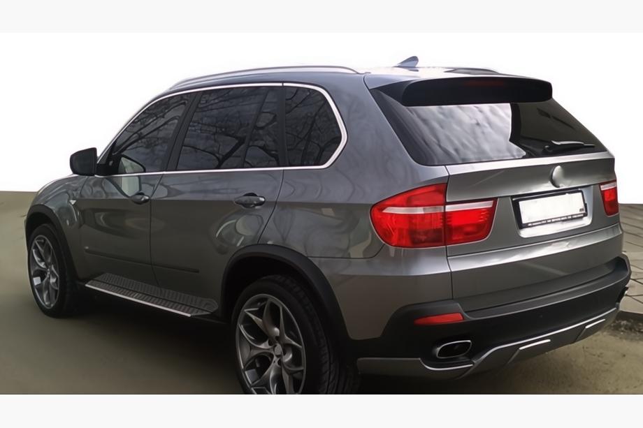 BMW X5 E70 2007-2013 Nakładka na tylny zderzak (2007-2010, z podkładem do lakierowania) Image
