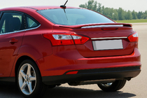 Ford Focus III 2011-2017 Wąska listwa ze stali nierdzewnej nad tablicą rejestracyjną Sedan (Chrom) zdjęcia 1