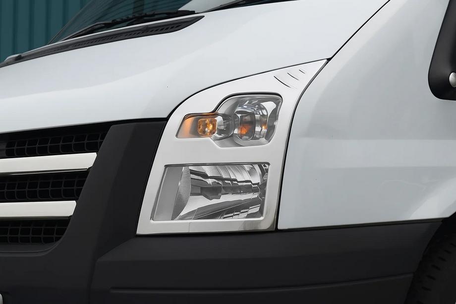 Ford Transit 2000–2014 Nakładki na Reflektory (2 szt., Stal Nierdzewna) Image