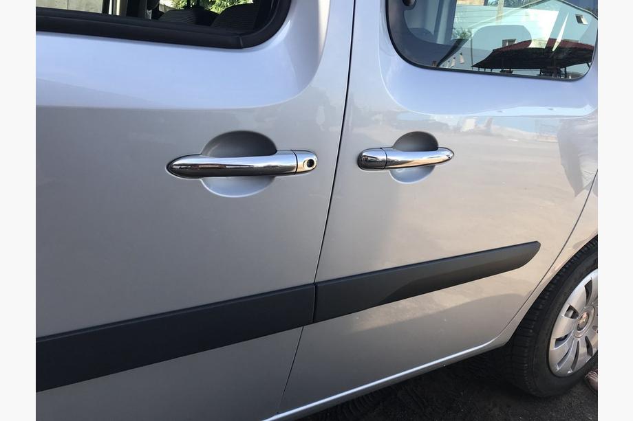 Renault Kangoo 2008–2020 Nakładki na klamki drzwi ze stali nierdzewnej 4 szt, Carmos - Stal Turecka Zdjęcia 3