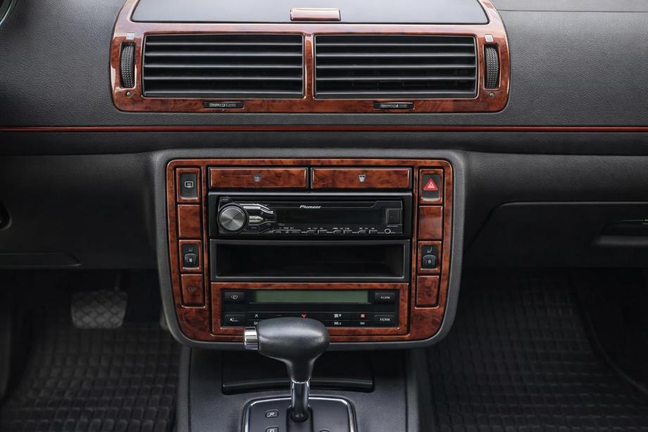 Volkswagen Sharan 1995-2010 Nakładki na Deskę Rozdzielczą (2000-2010) Carbon Image