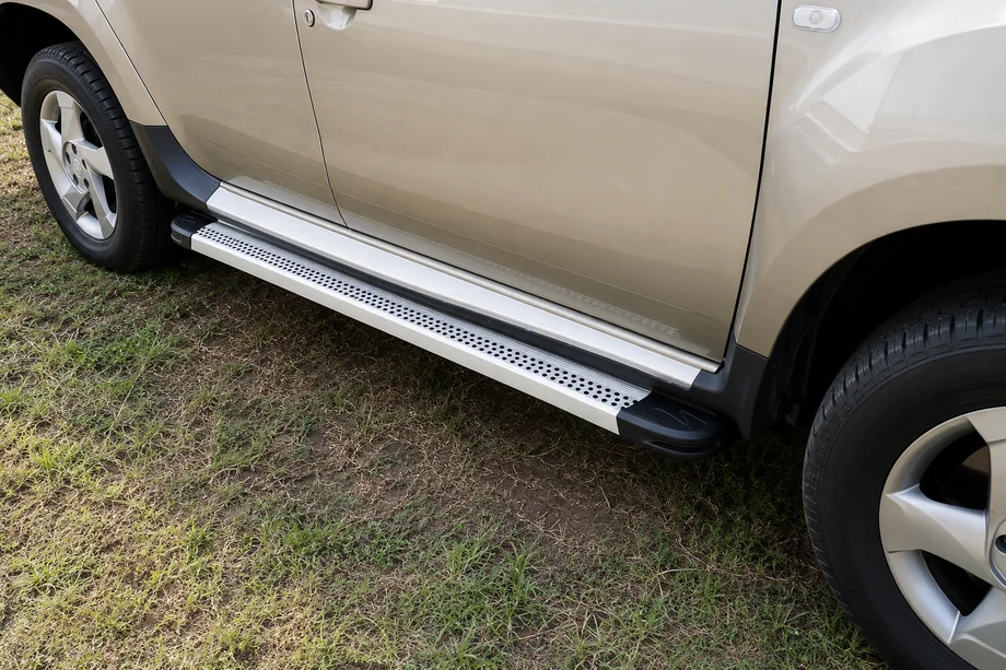 Dacia Duster 2008-2018 Progi Boczne Maya V2 (2 szt., Aluminium) Image