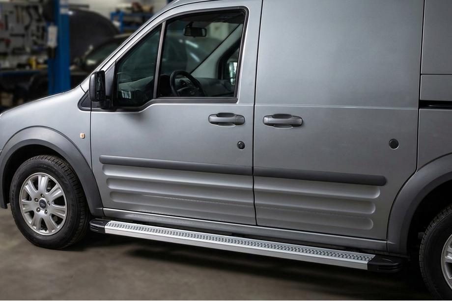Ford Connect 2002–2006 Progi Boczne Maya V2 (2 szt., Aluminium) Image