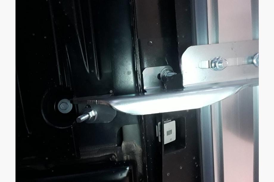 Ford Kuga/Escape 2013-2019 Progi Boczne Maya V2 (2 szt., Aluminium) Z listwami na drzwiach Zdjęcia 4