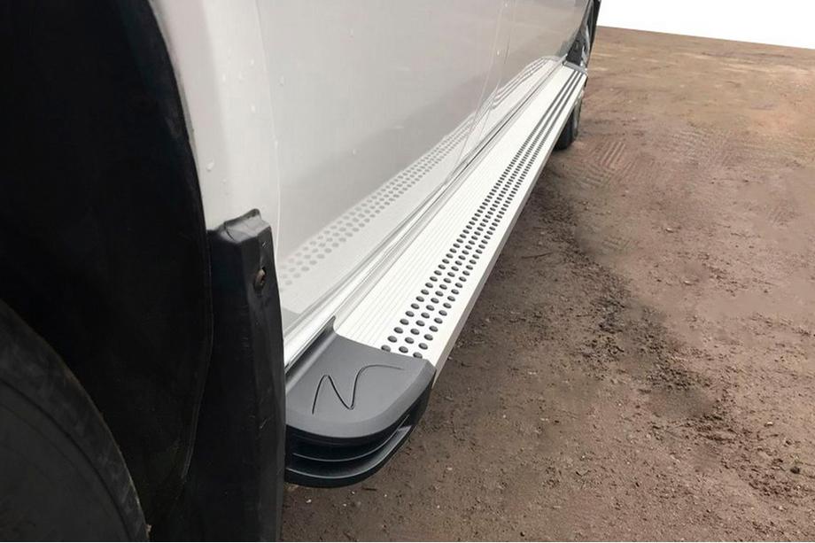 Volkswagen LT 1995-2006 Progi Boczne Maya V2 (2 szt., Aluminium) Image
