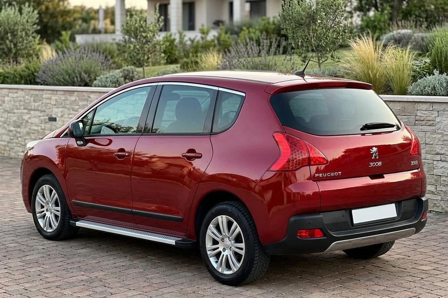 Peugeot 3008 2008-2016 Progi Boczne Maya V2 (2 szt., Aluminium) Image