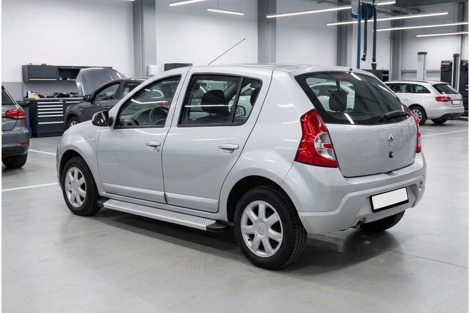 Renault Sandero 2007-2013 Progi Boczne Maya V2 (2 szt., Aluminium) Image