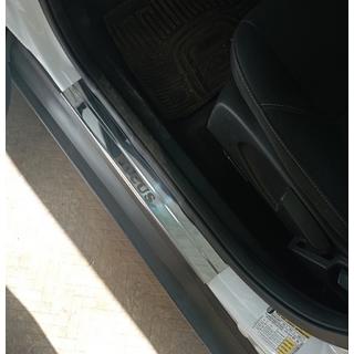 Nakładki progowe ze stali nierdzewnej Carmos V1 (4 szt.) Ford Focus III 2011-2017 zdjęcia 2