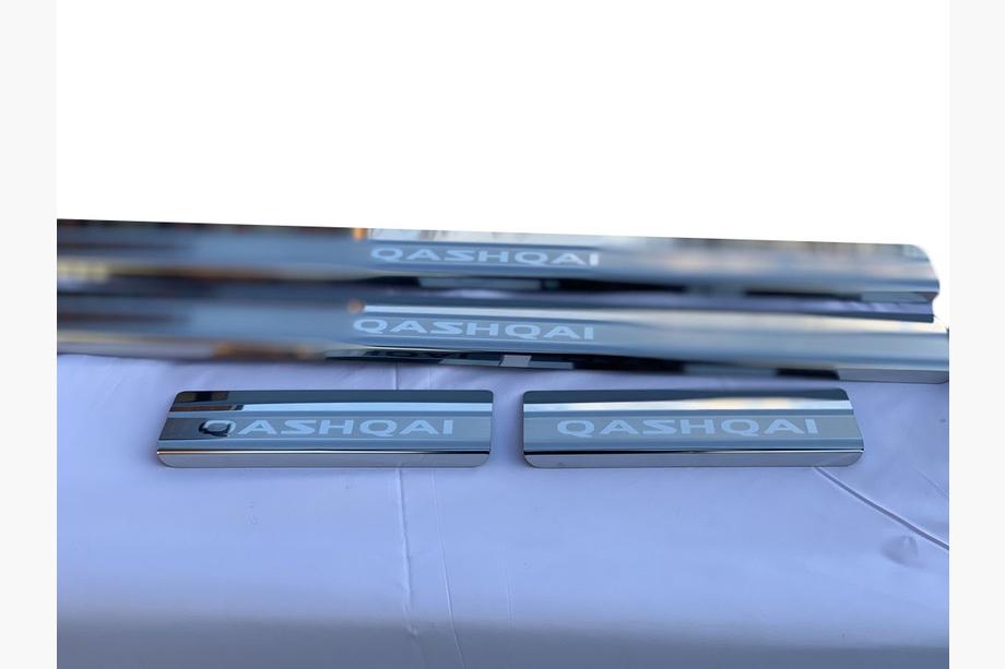 Nissan Qashqai 2010-2014 Nakładki na Progi Nataniko (4 szt., Stal Nierdzewna) Standard - Taśma Lohmann, 0,5 mm Zdjęcia 4