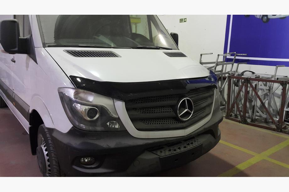 Mercedes Sprinter W906 2006–2018 Deflektor maski 2013+ (V1, EuroCap) Zdjęcia 10