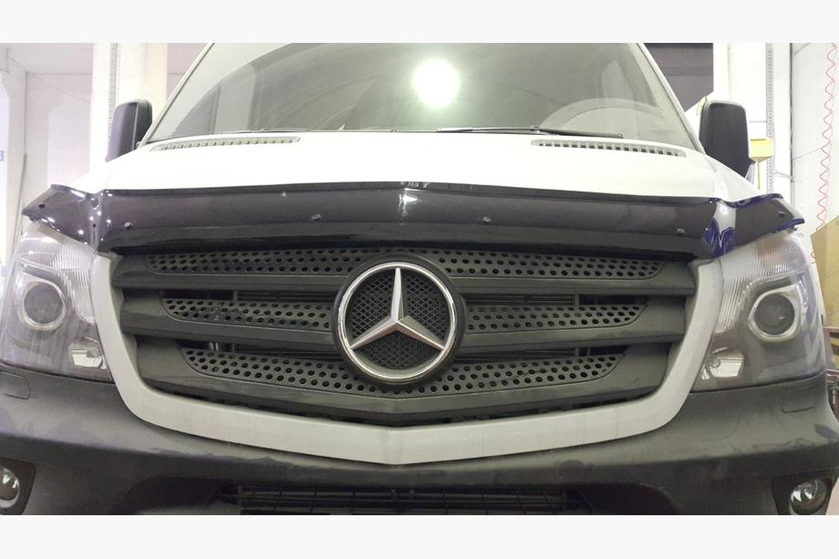 Mercedes Sprinter W906 2006–2018 Deflektor maski 2013+ (V1, EuroCap) Zdjęcia 8
