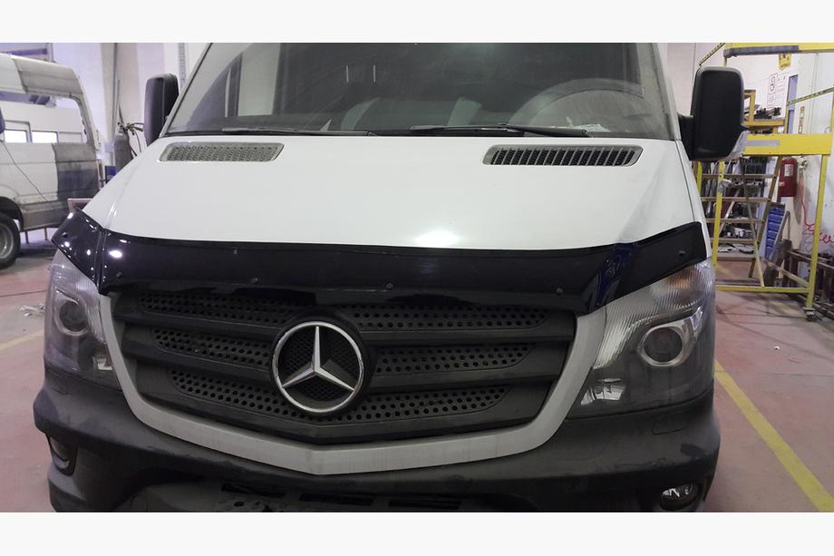 Mercedes Sprinter W906 2006–2018 Deflektor maski 2013+ (V1, EuroCap) Zdjęcia 7
