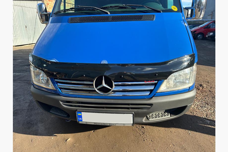 Mercedes Sprinter W901/902/903/904/905 1995–2006 Deflektor maski 2000-2006 (EuroCap) Zdjęcia 3