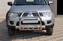 Mitsubishi Pajero Sport 2008-2015 Przedni Pałąk QT007 (Stal Nierdzewna) zdjęcia 1