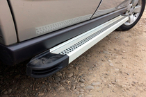 Jeep Grand Cherokee WK 2004-2010 Progi Boczne Maya V2 (2 szt., Aluminium) zdjęcia 1