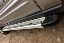 Jeep Grand Cherokee WK 2004-2010 Progi Boczne Maya V2 (2 szt., Aluminium) zdjęcia 5