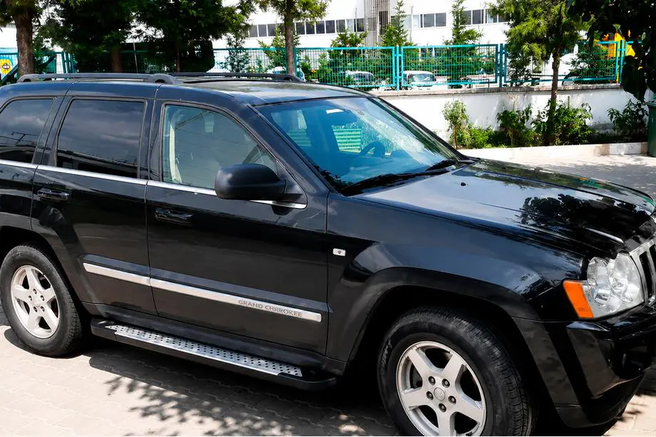 Jeep Grand Cherokee WK 2004-2010 Progi boczne Allmond Grey (2 szt., aluminium) Image