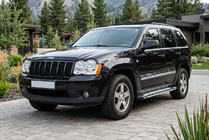 Jeep Grand Cherokee WK 2004-2010 Progi Boczné Rainbow (2 szt., Aluminium) zdjęcia 1