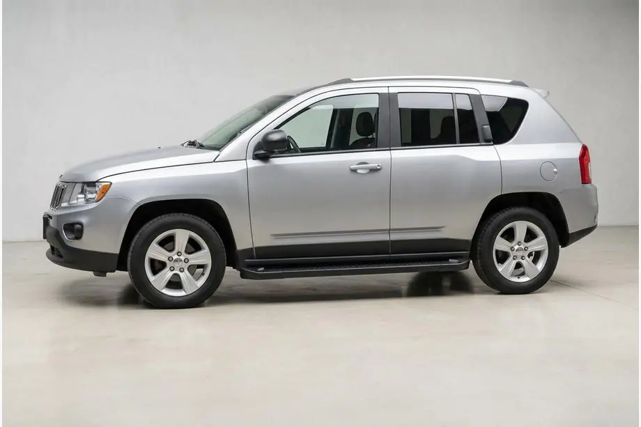 Jeep Compass 2006-2016 Progi Boczné Allmond Black (2 szt., Aluminium) Image