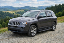 Jeep Compass 2006-2016 Progi Boczne RedLine Black (2 szt., Aluminium) zdjęcia 1