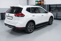 Nissan X-trail T32/Rogue 2014-2021 Progi Boczné Bosphorus Black (2 szt., Aluminium) zdjęcia 1