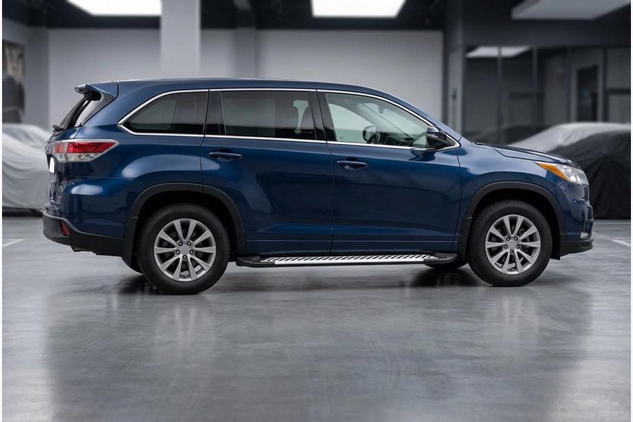 Toyota Highlander 2013-2019 Progi Boczne Line (2 szt., Aluminium) Image