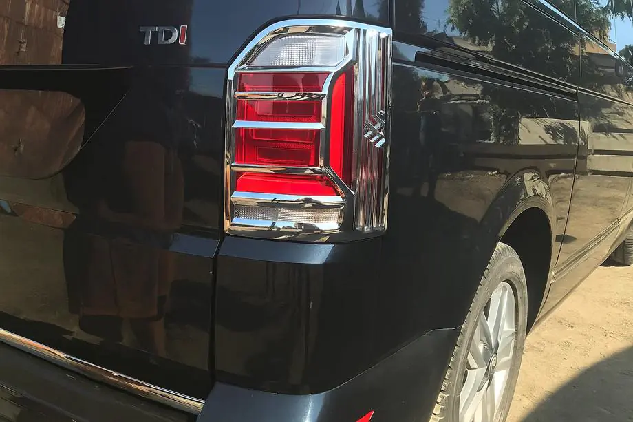 Volkswagen T6 2015-2024 Nakładki na Lampy Tylne Chrom (2 szt., ABS) Image