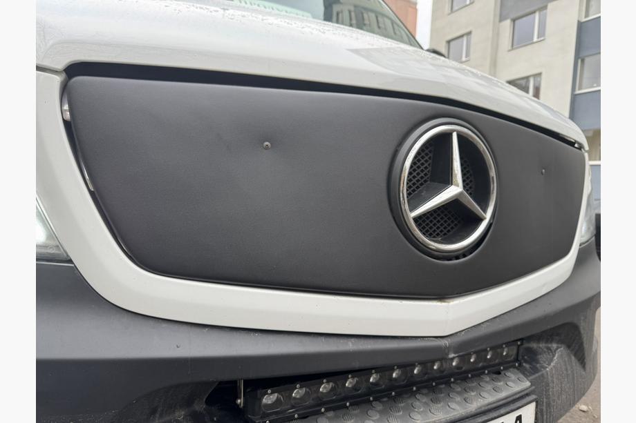 Mercedes Sprinter W906 2006–2018 Zimowa osłona grilla V1 (2013↗) Zdjęcia 2