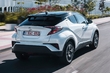 Przegląd hybrydowego zwrotnicy Toyota C-HR zdjęcia 2
