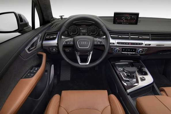Przegląd hybrydowego Audi Q7 e-Tron z silnikiem diesla