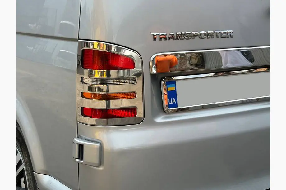 Volkswagen T5 Caravelle 2004-2010 Chromowane Nakładki na Tylne Lampy (Carmos, 2 szt, Stal Nierdzewna) Image