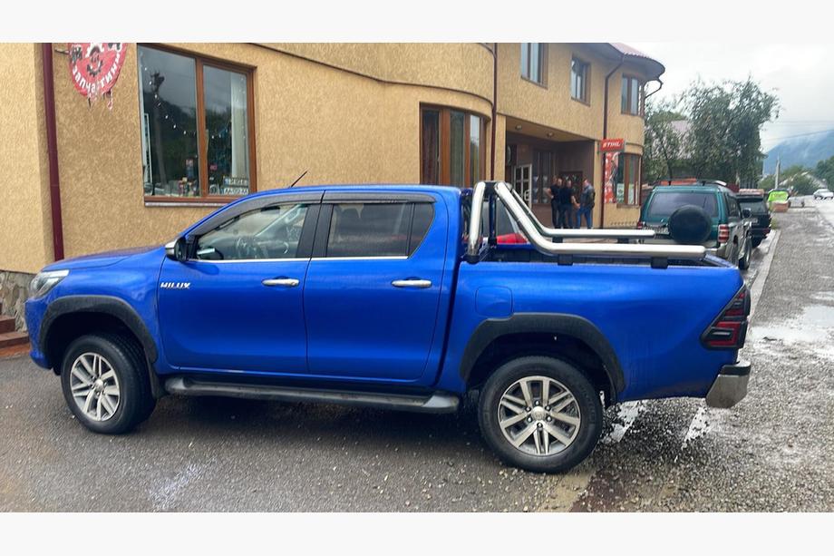 Toyota Hilux 2015- Pałąk ze stali nierdzewnej Image