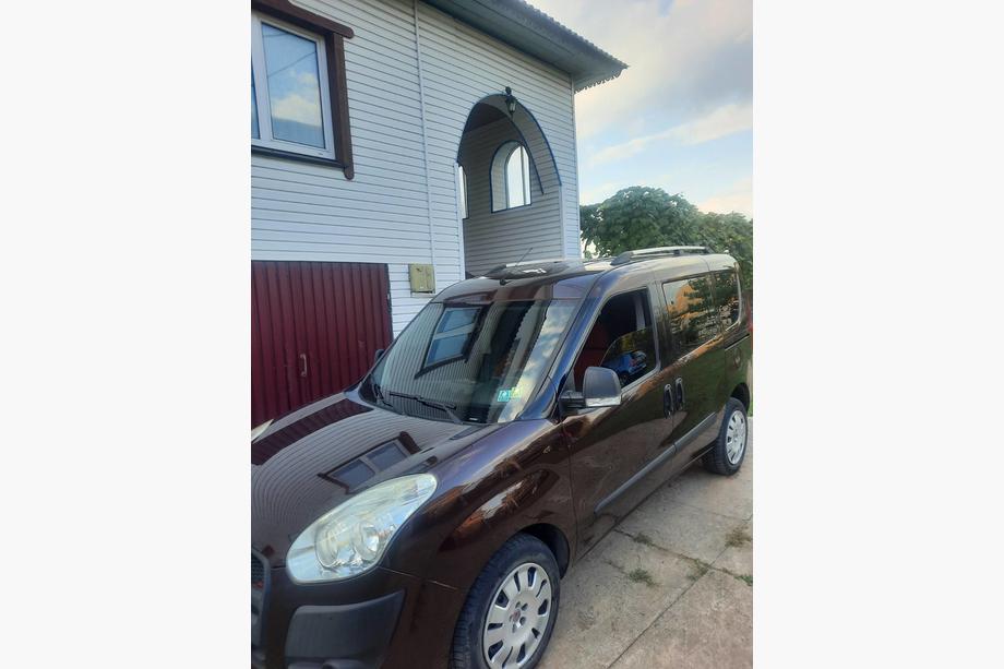 Fiat Doblo II 2010-2022 Relingi Dachowe Chromowane Standard, plastikowe stopki Zdjęcia 5