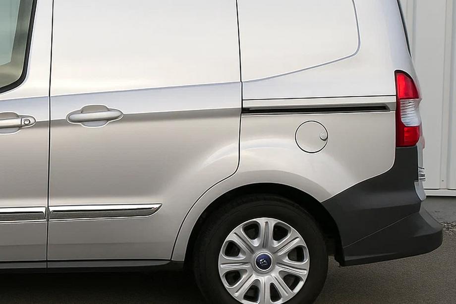 Ford Courier 2014-2023 Listwy Drzwi Przesuwnych ze Stali Nierdzewnej (2 szt.) Image