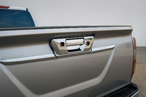 Nissan Navara/NP300 2016- Nakładka na tylną klamkę (pod kamerę, stal nierdzewna) zdjęcia 1