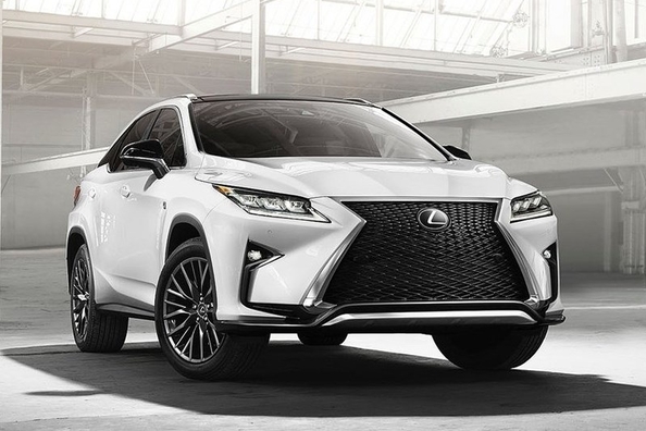 Przegląd zwrotnicy Lexus RX F Sport
