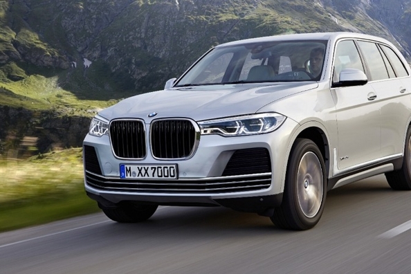 Flagowy suv BMW X7 zaprezentują najbliższej jesieni