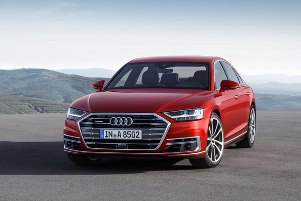Przegląd sedan Audi A8 2018 roku roku modelowego