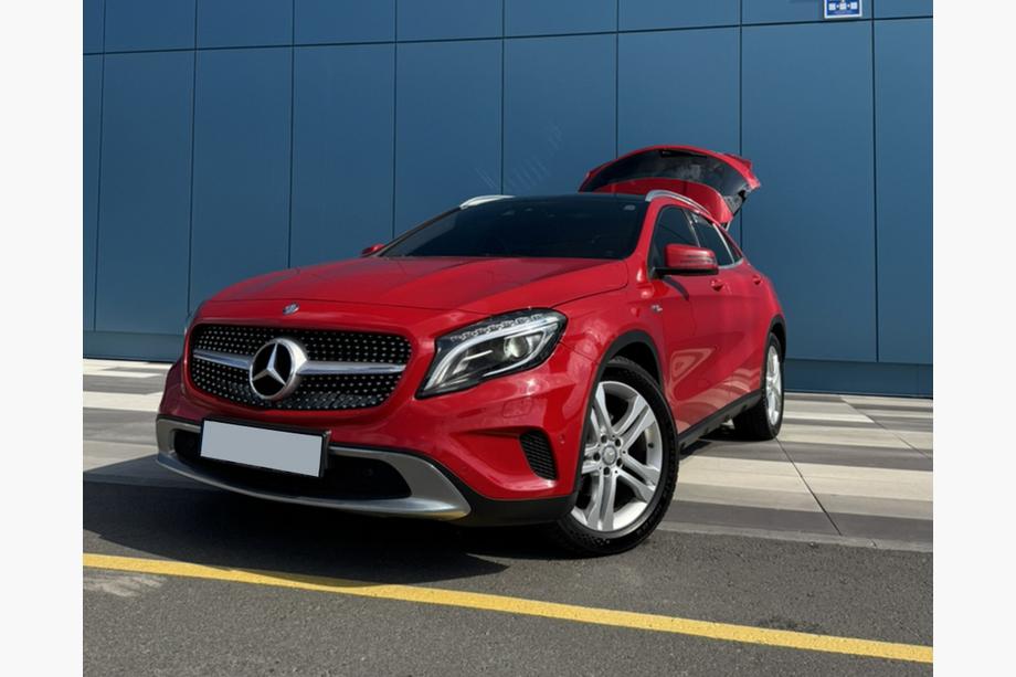 Mercedes GLA X156 2014-2019 Atrapa Chłodnicy Diamond Silver (2014-2016) Image