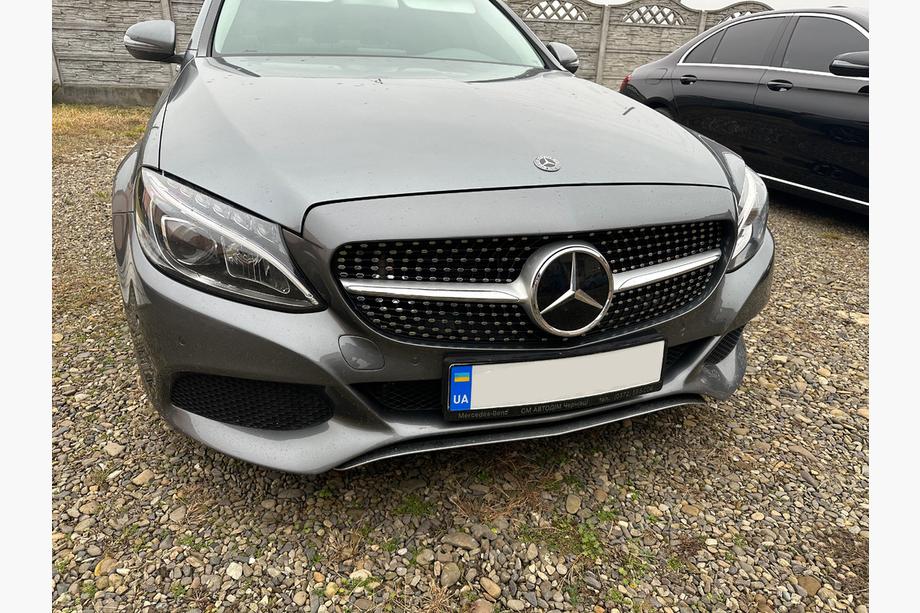 Mercedes C-class W205 2014-2021 Przedni Grill Diamond Silver (do Avantgarde/AMG-Line/C43 AMG) Zdjęcia 2