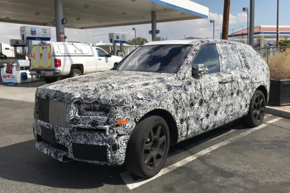 Firma Rolls-Royce wyda crossover