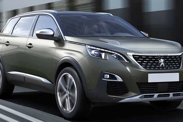 Francuski styl w zwrotnicy Peugeot 5008 2017 roku Zdjęcie 4